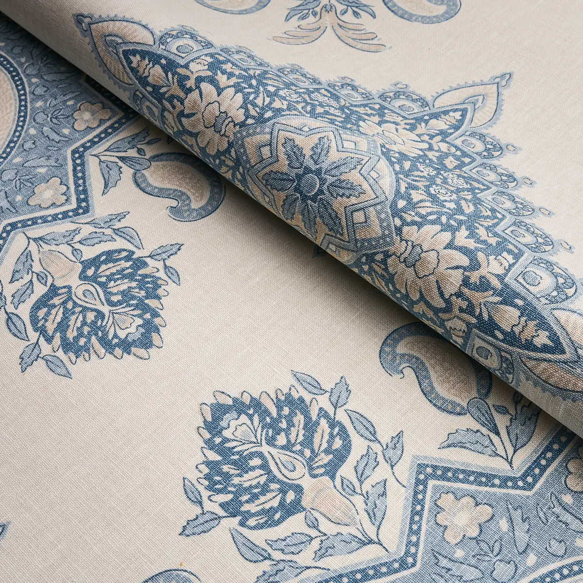 MONTECITO MEDALLION_ CHINA BLUE