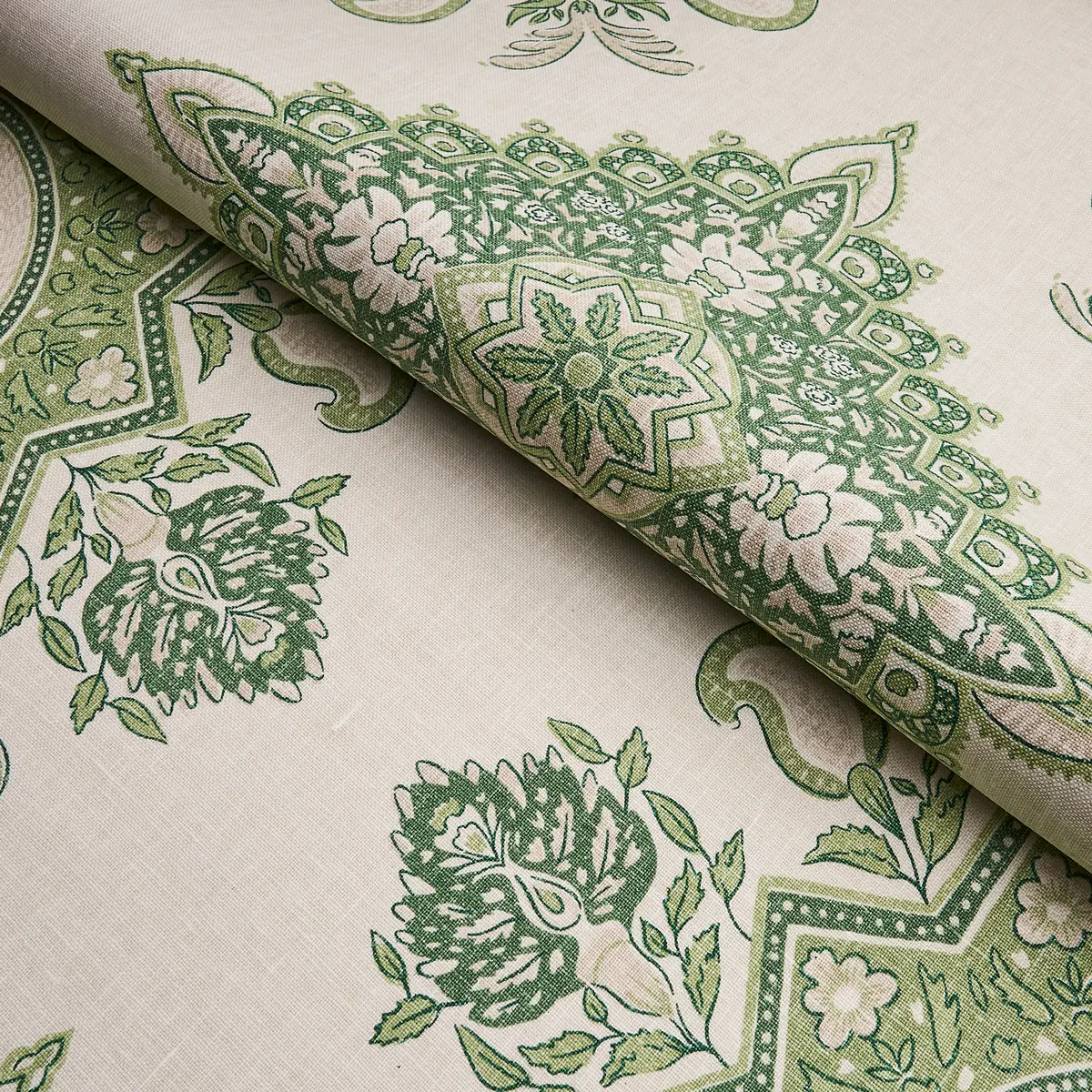 MONTECITO MEDALLION_ LEAF GREEN