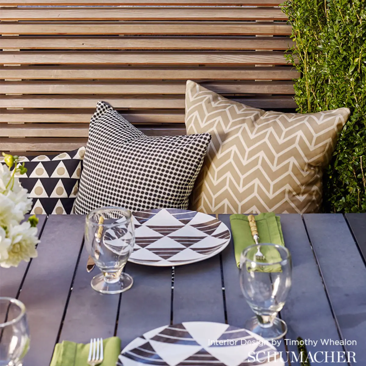 CHEVRON INDOOR/OUTDOOR_ NAVY