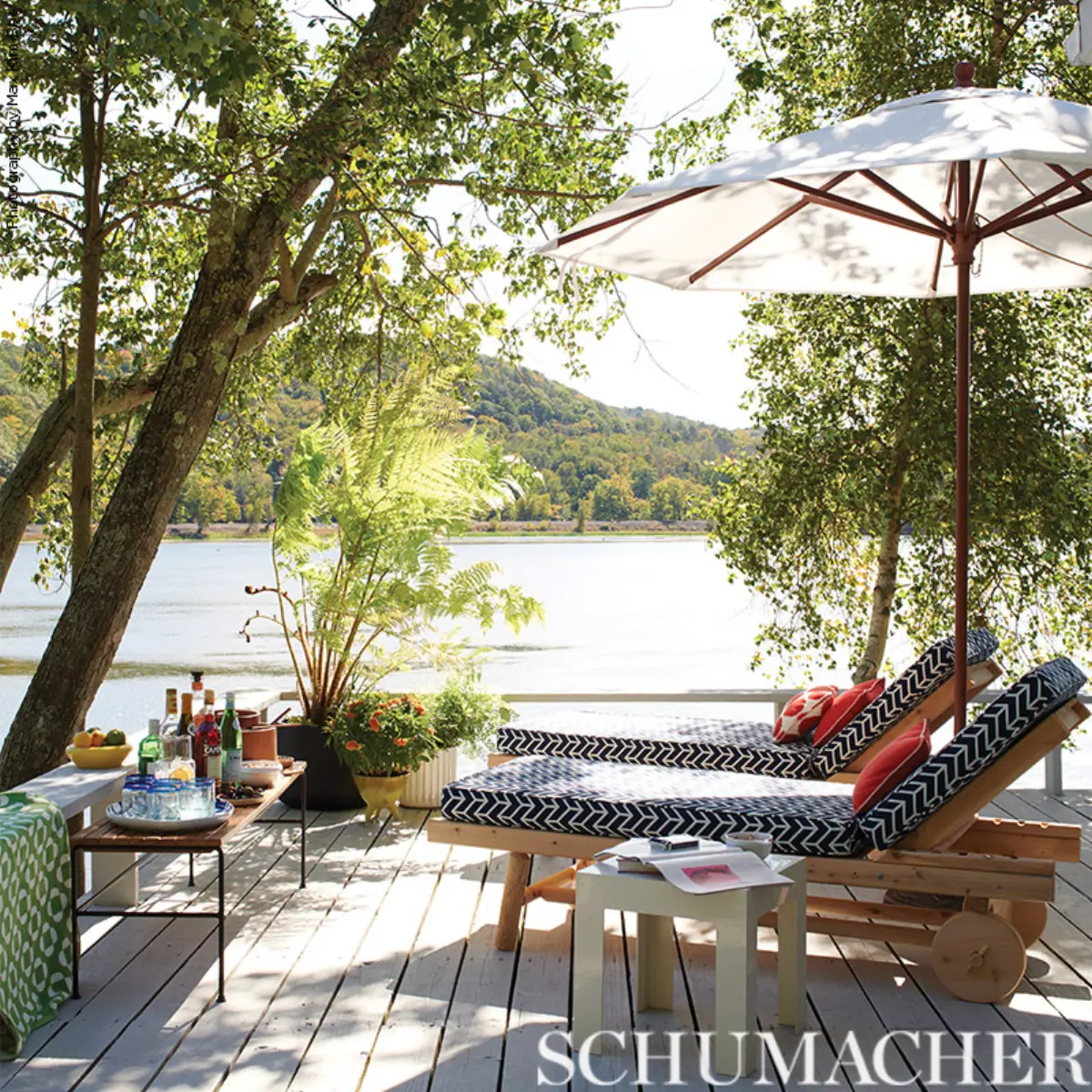 CHEVRON INDOOR/OUTDOOR_ NAVY