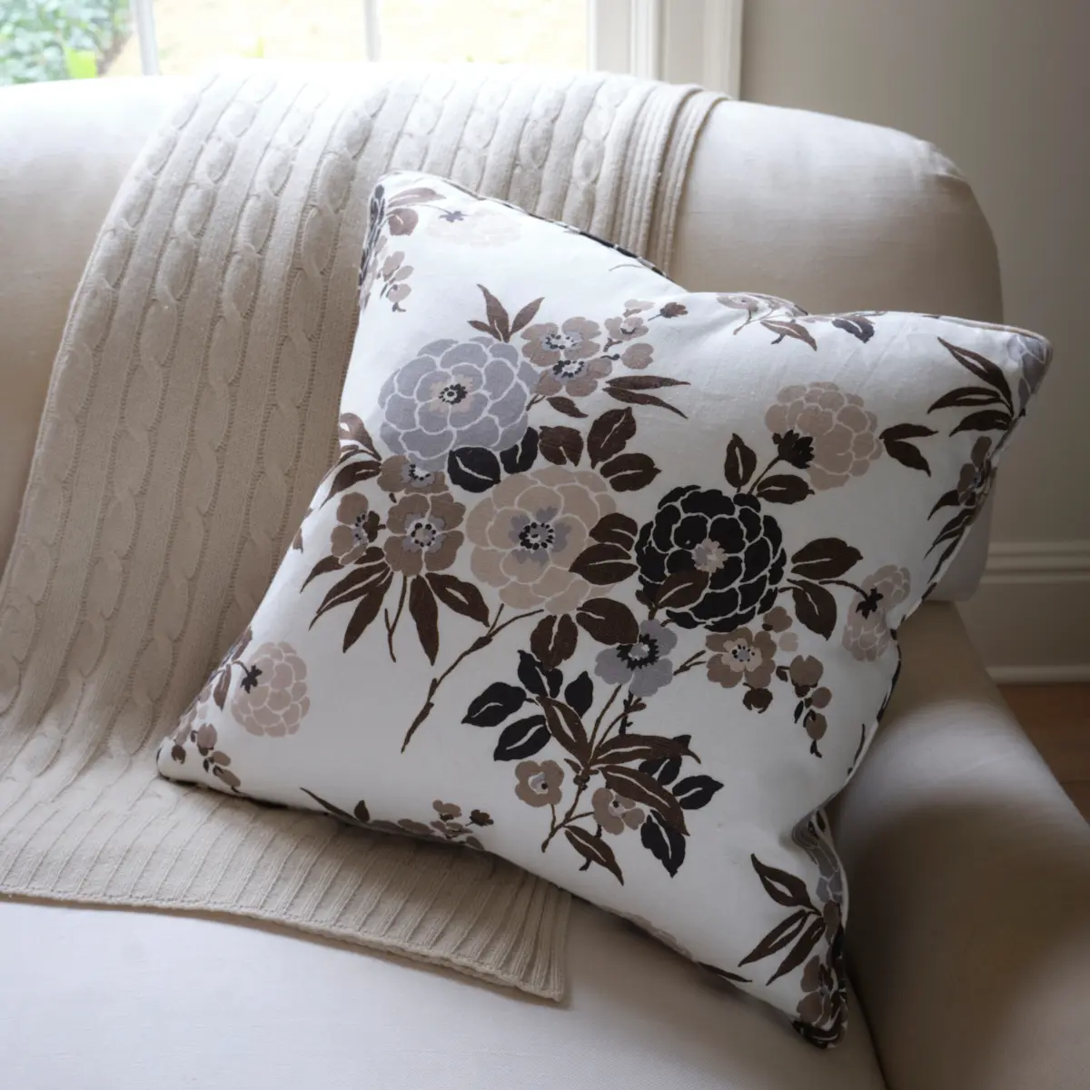 VALENTINA FLORAL_ BROWN