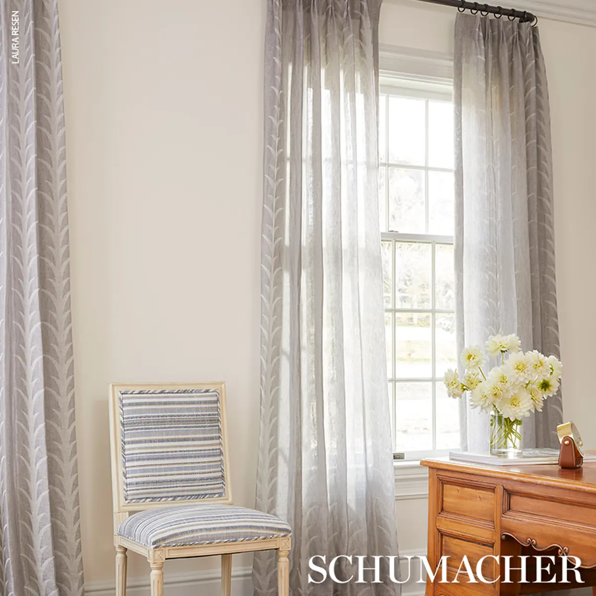 ACANTHUS STRIPE SHEER_ CARBON