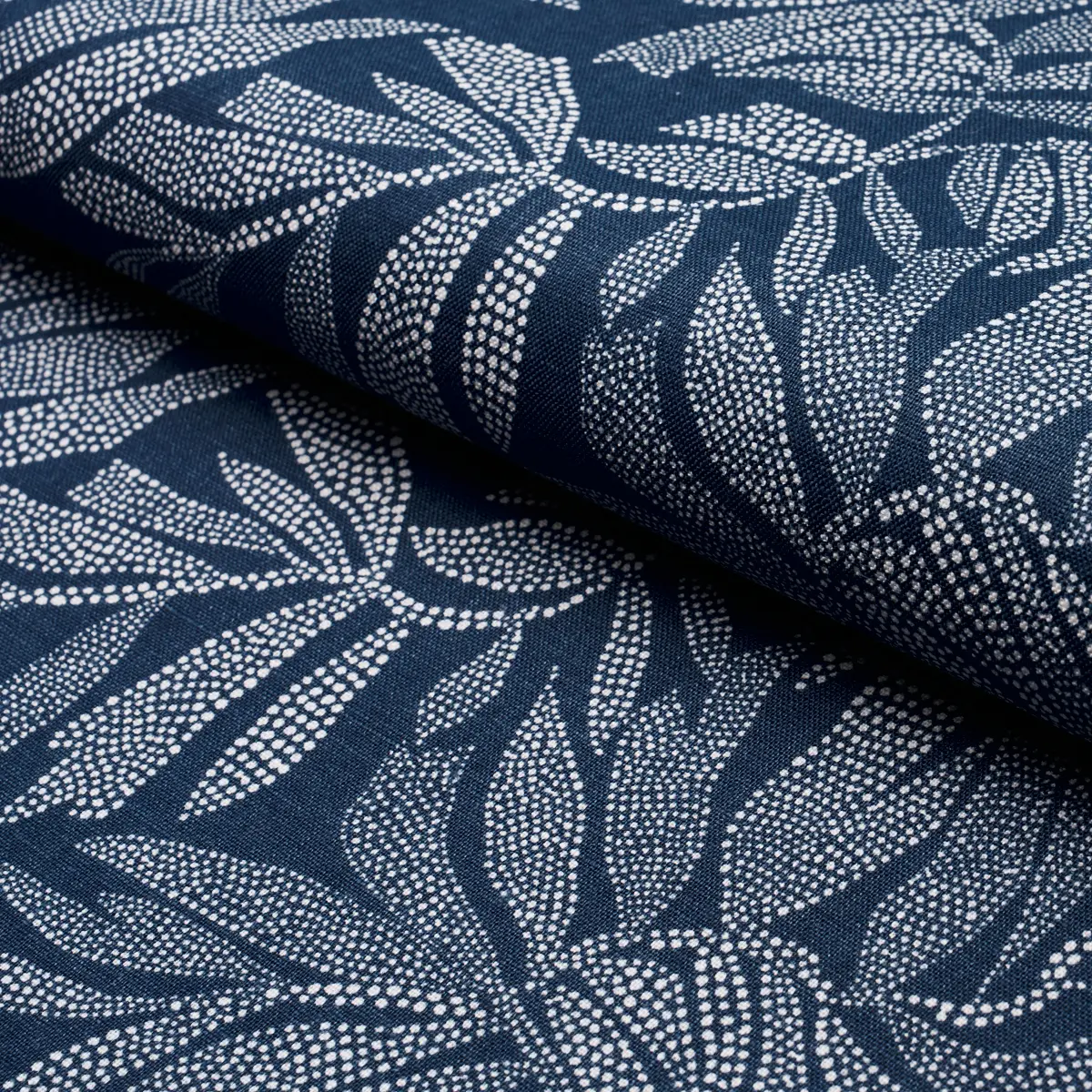 TAYRONA PALM MOSAIC_ PACIFIC OCEAN HUES