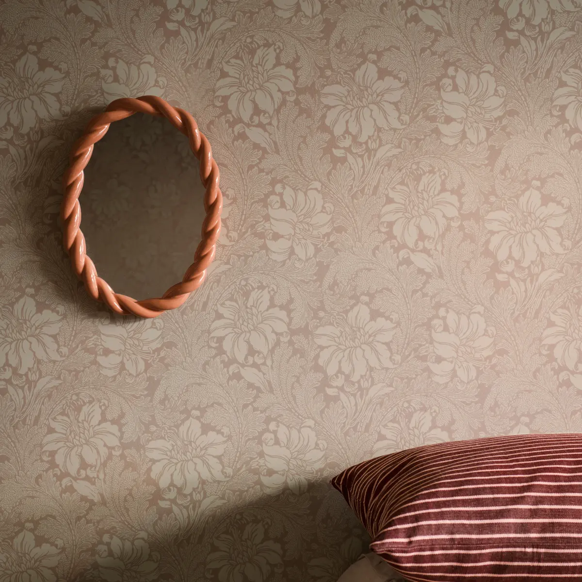 ACANTHUS GARDEN_ BLUSH