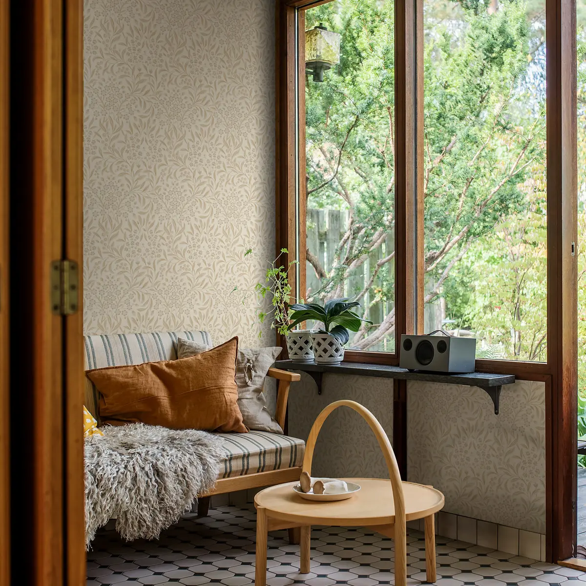KRYDDHYLLAN_ IVORY