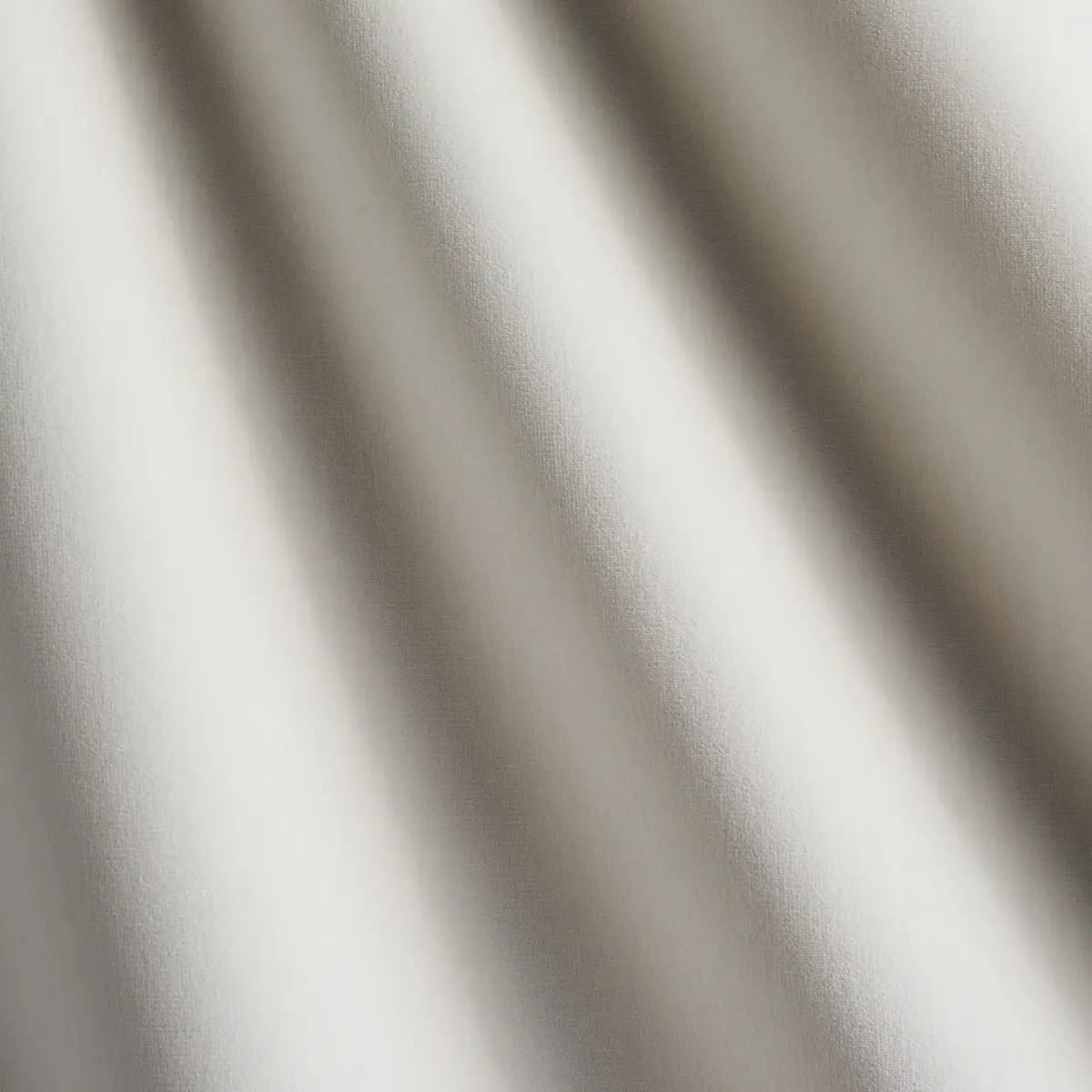 GAINSBOROUGH VELVET_ OYSTER