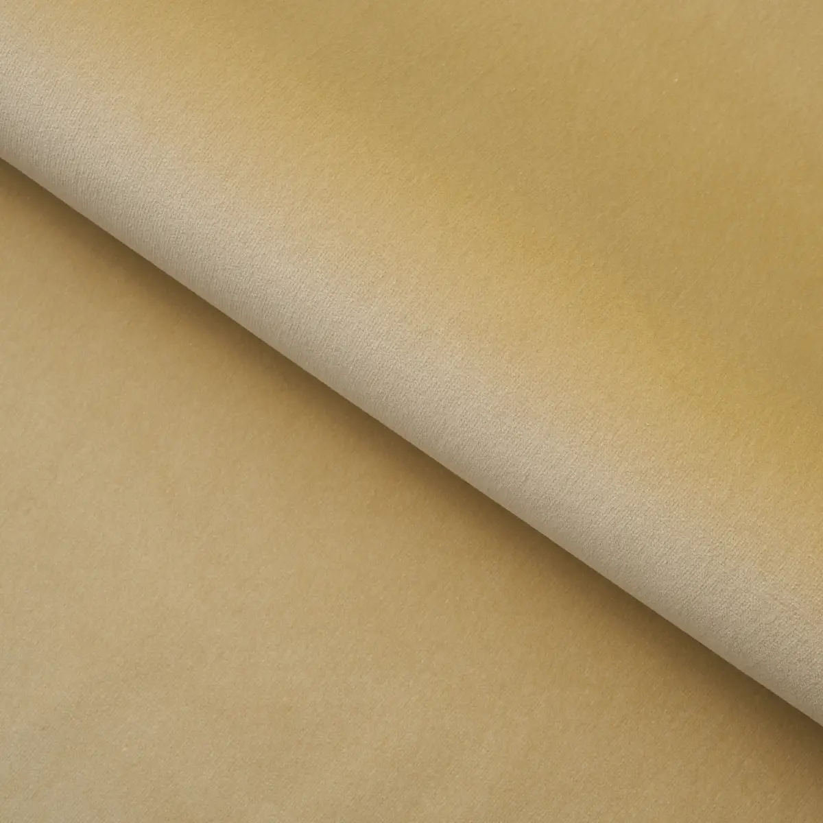 GAINSBOROUGH VELVET_ CHAMPAGNE