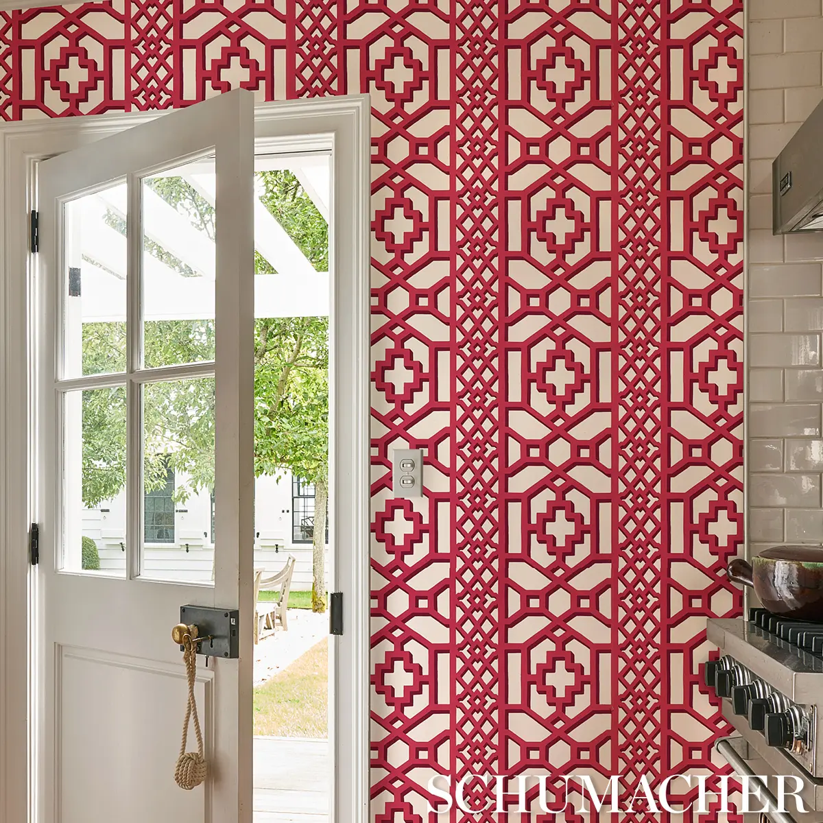 ZANZIBAR TRELLIS_ LAQUER RED