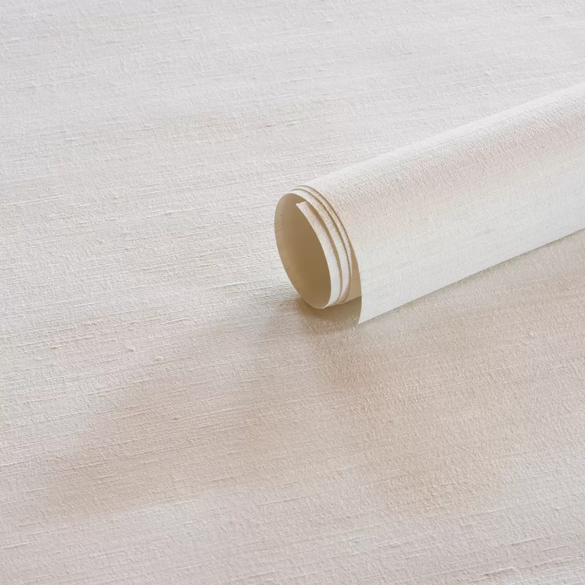 SHADED SILK_ WHITE