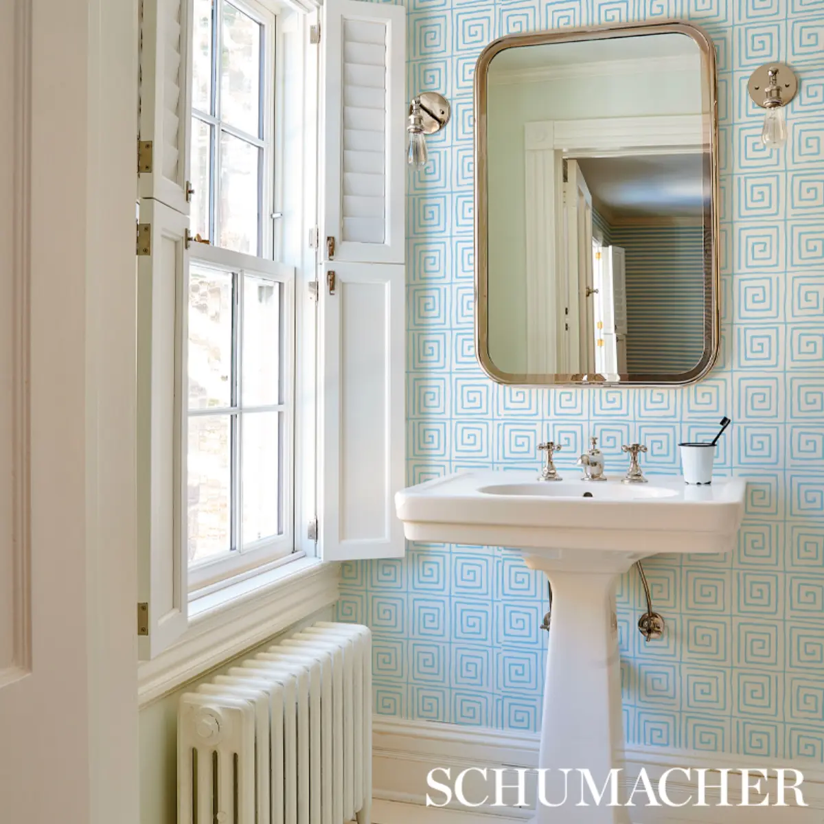TROUSDALE_ AQUA