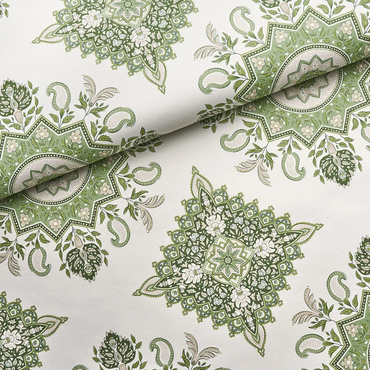 MONTECITO MEDALLION_ LEAF GREEN