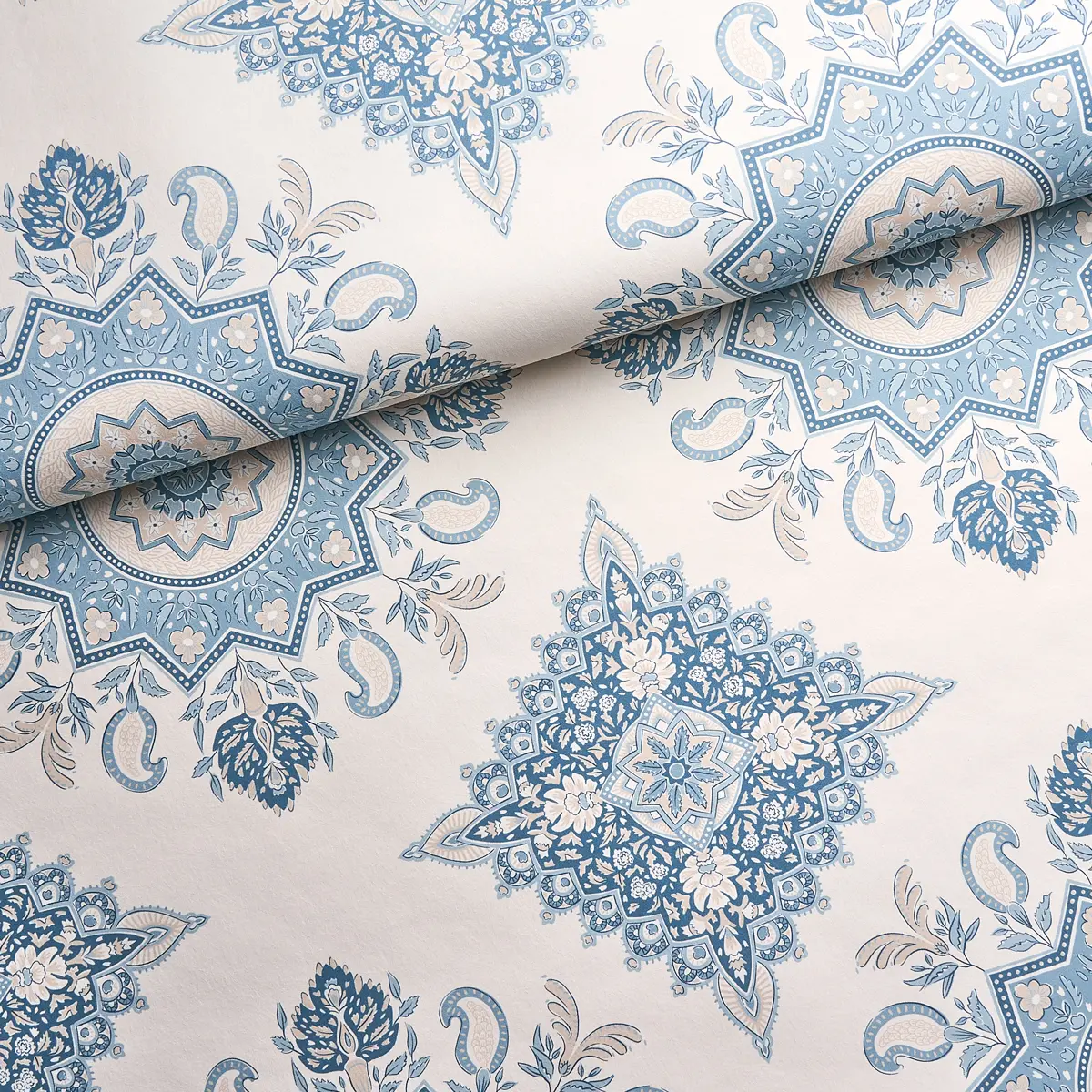 MONTECITO MEDALLION_ CHINA BLUE