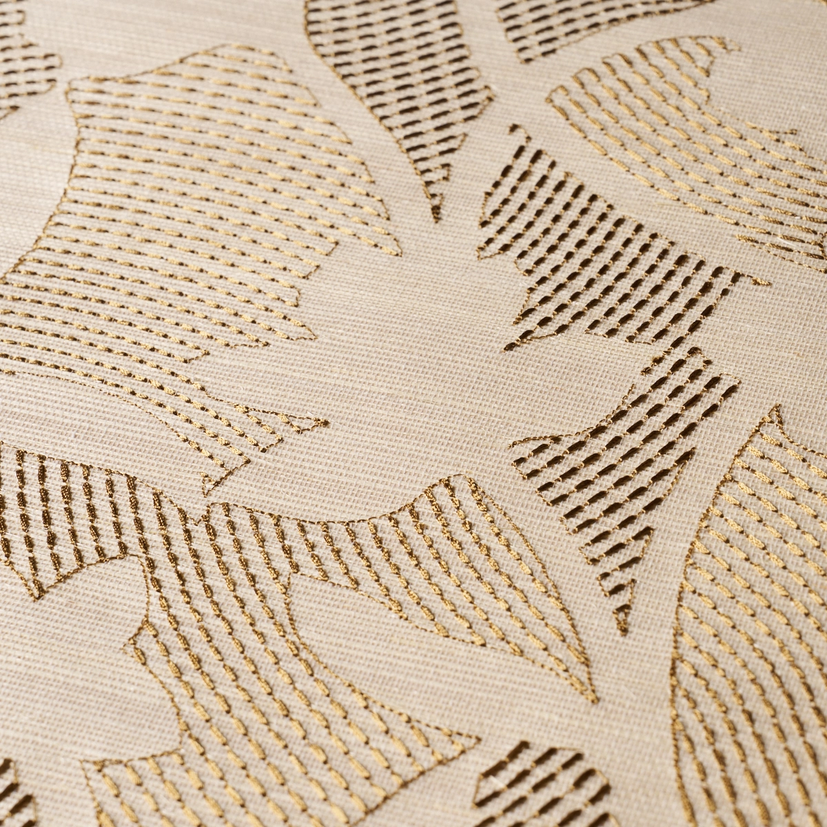 KANTHA EMBROIDERED FLOWER SISAL_ NEUTRAL