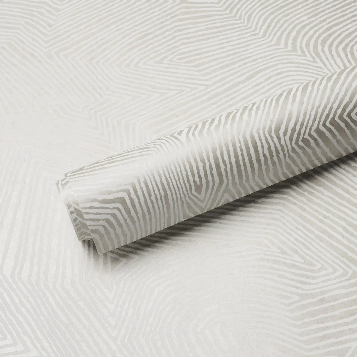 LABYRINTH GRAND_ SOFT SILVER