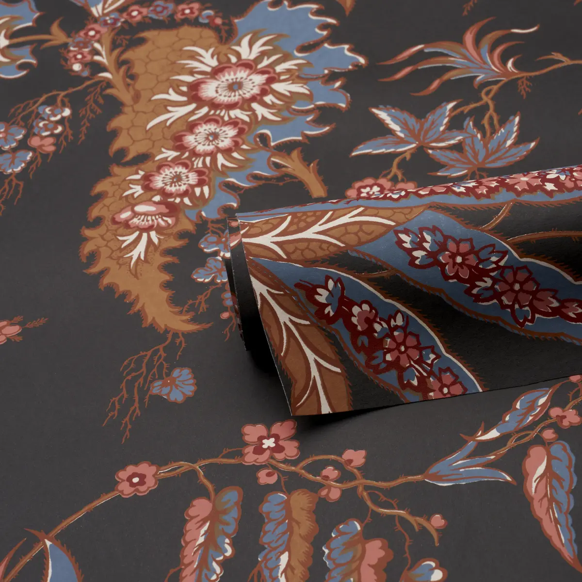 APOLLINE BOTANICAL_ ROUGE & NOIR
