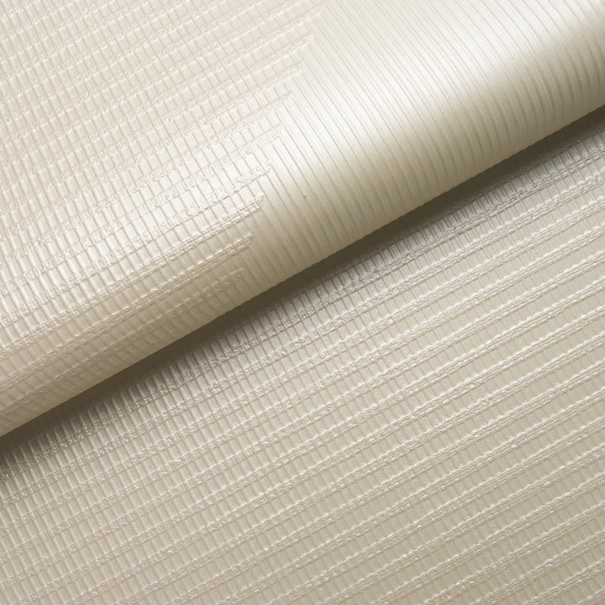 Hand Combed Triangles_ PEARLESCENT