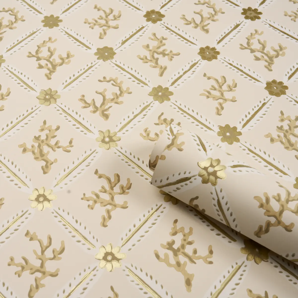 Corail Leaf Trellis_ CHAMPAGNE