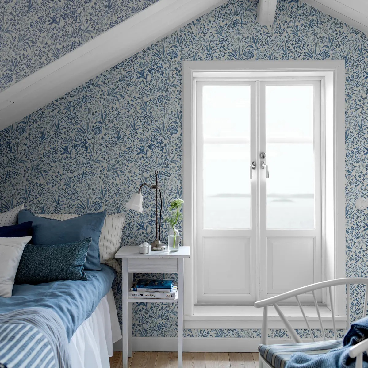 NOCTURNE_ BLUE AND WHITE