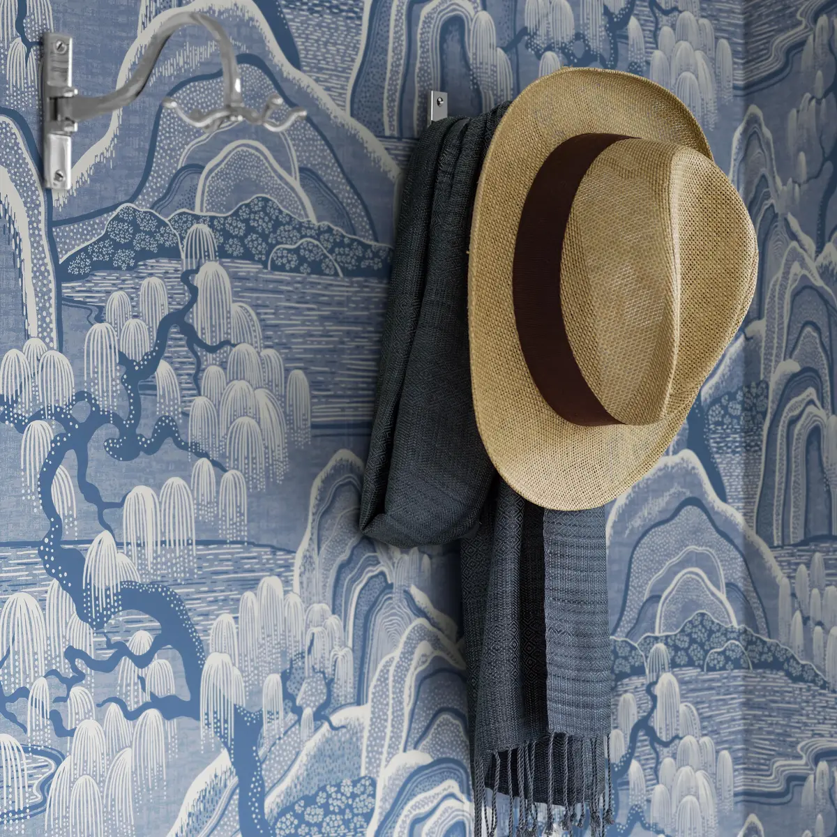 INDIGO GARDEN_ BLUE AND WHITE