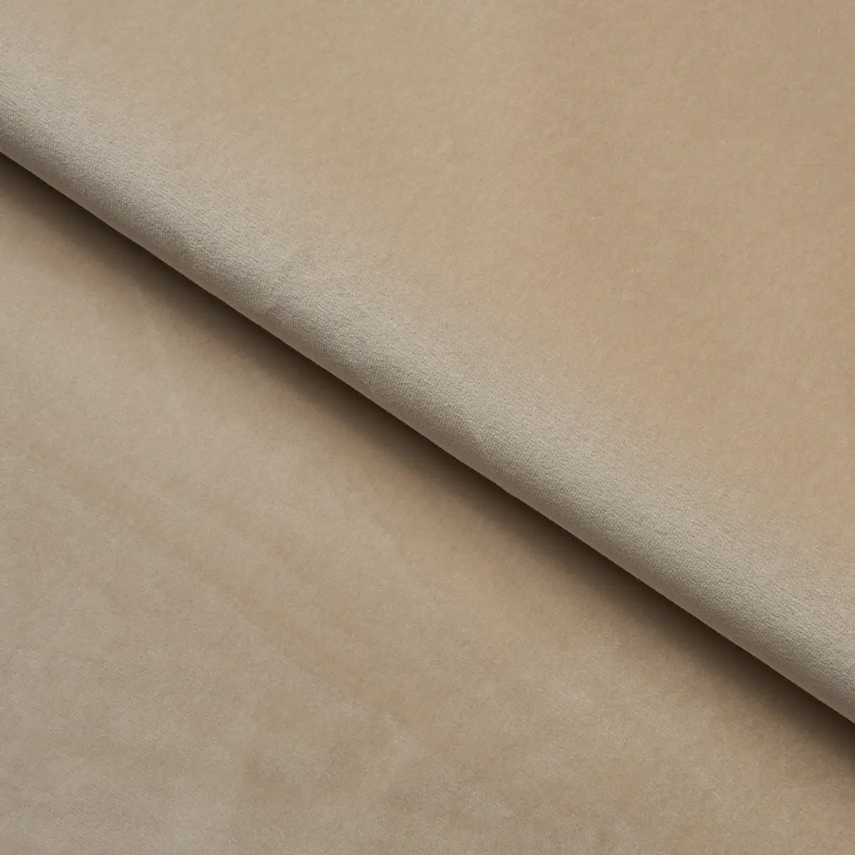 GAINSBOROUGH VELVET_ BISQUE