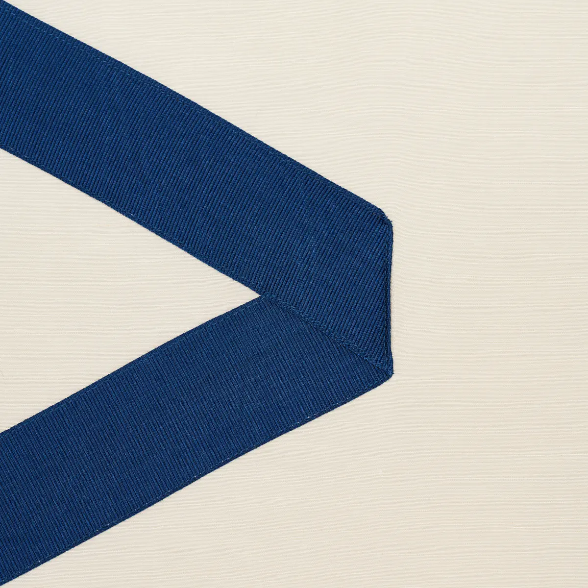 LEGERE LINEN SILK APPLIQUÉ_ COBALT ON IVORY