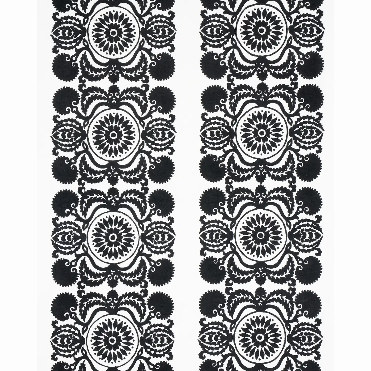 CASTANET EMBROIDERY_ BLACK