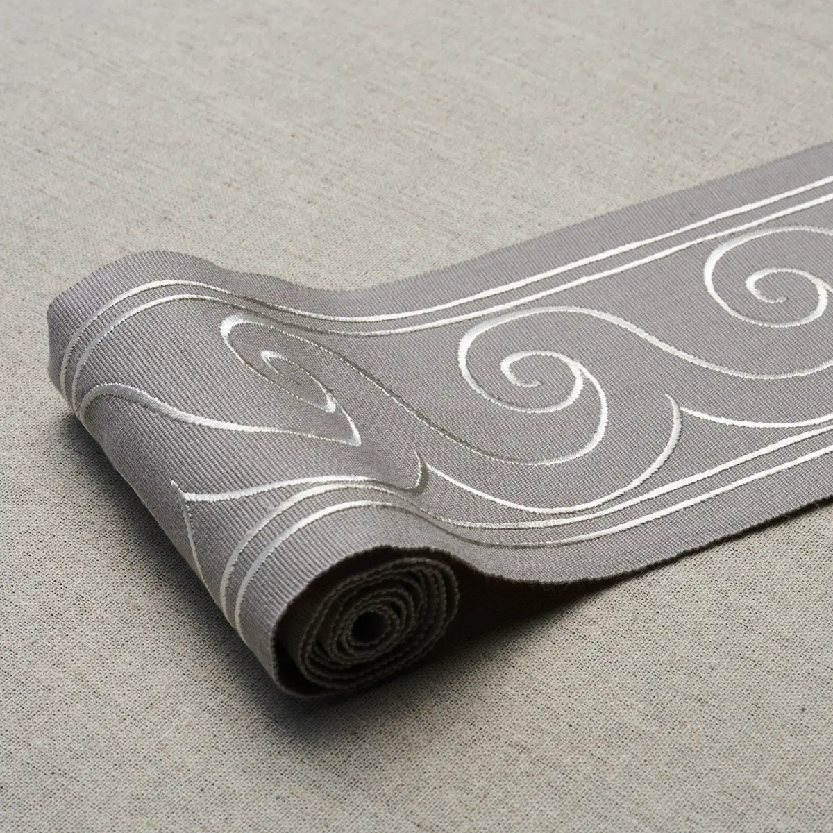 GREEK WAVES TRIM_ WHITE ON GREY