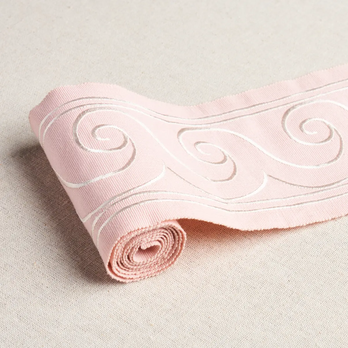 GREEK WAVES TRIM_ WHITE ON BLUSH
