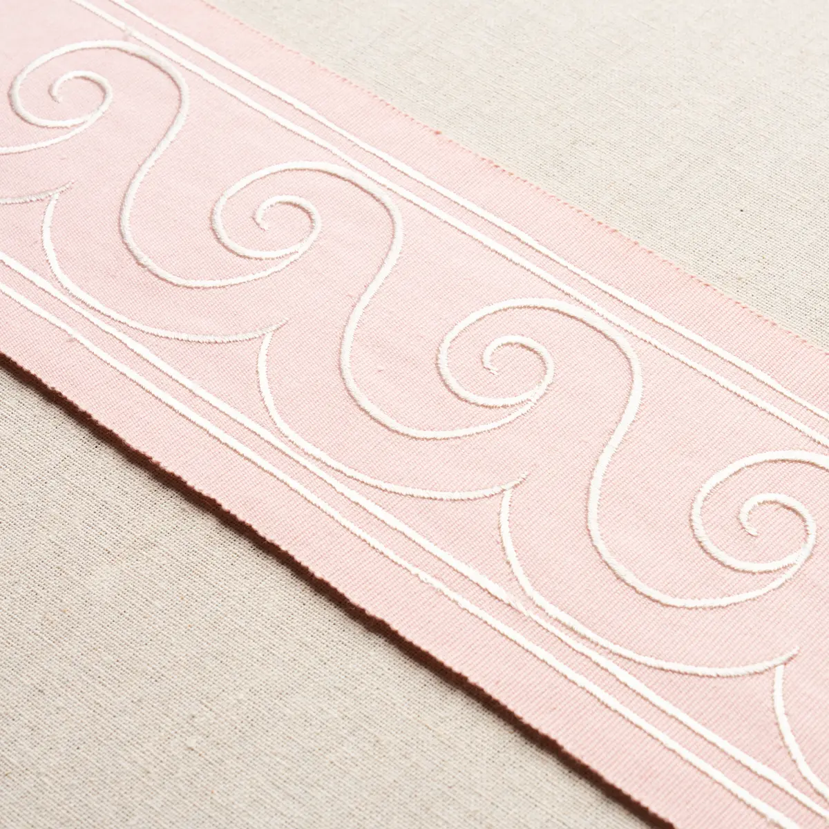 GREEK WAVES TRIM_ WHITE ON BLUSH