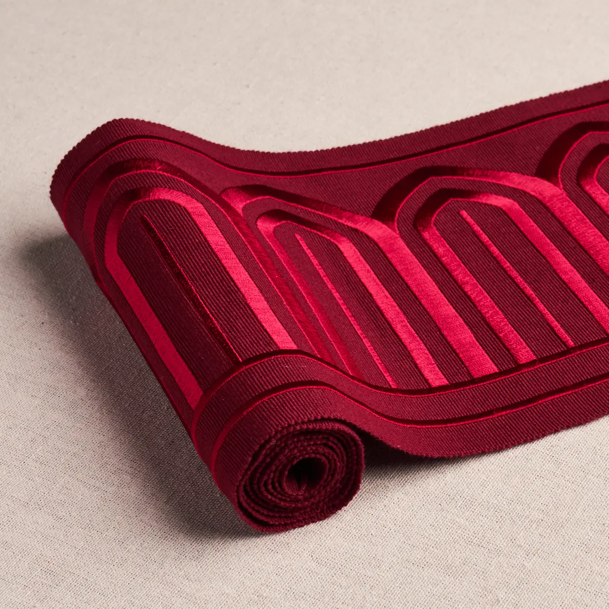 ARCHES EMBROIDERED TAPE WIDE_ RED