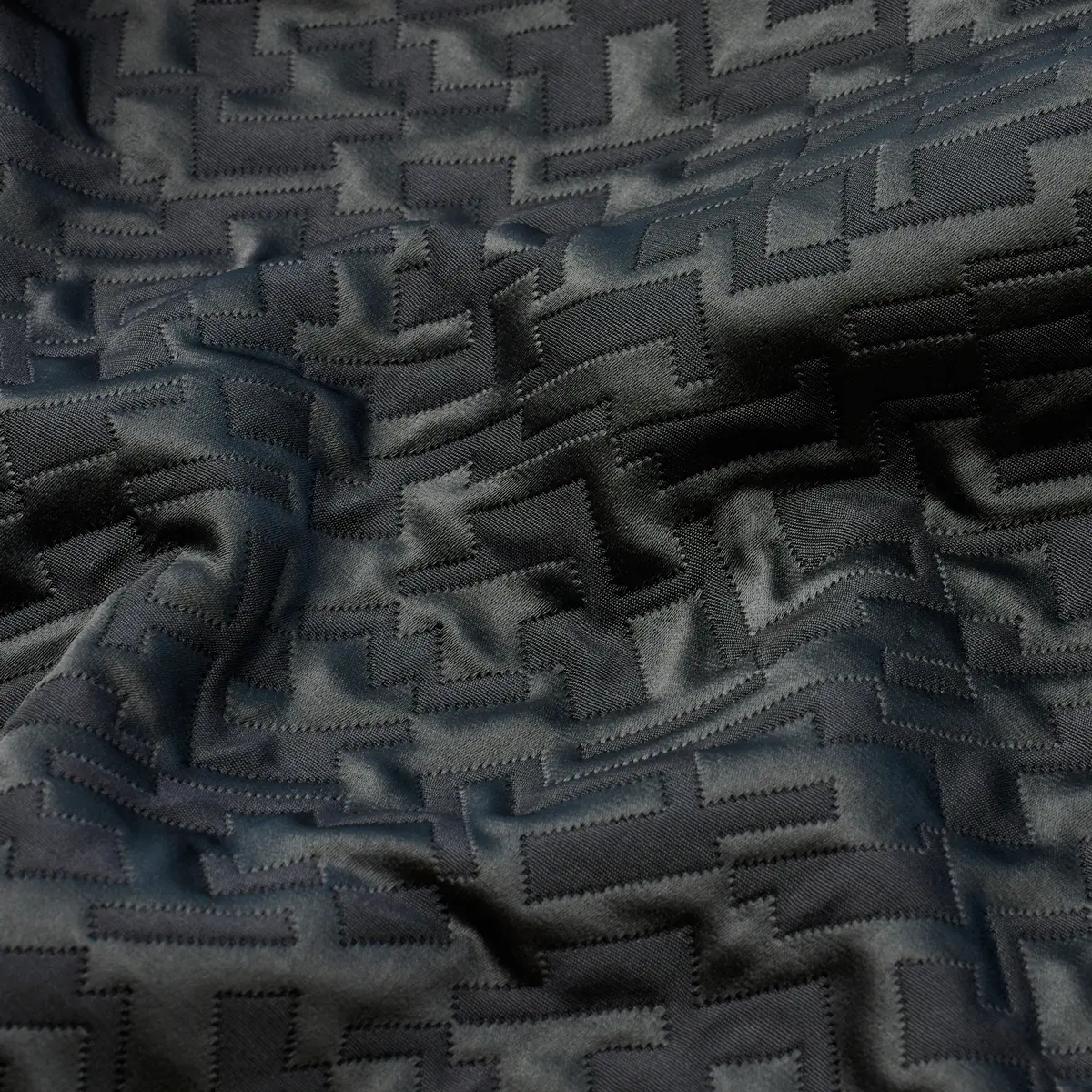 SALON MATELASSÉ SATIN_ EBONY