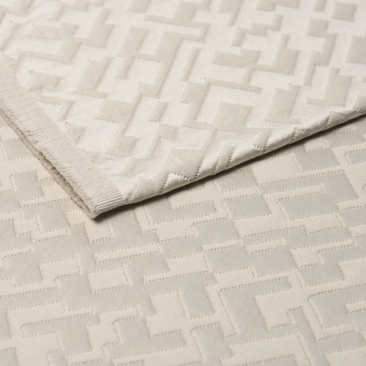 SALON MATELASSÉ SATIN_ LIMESTONE