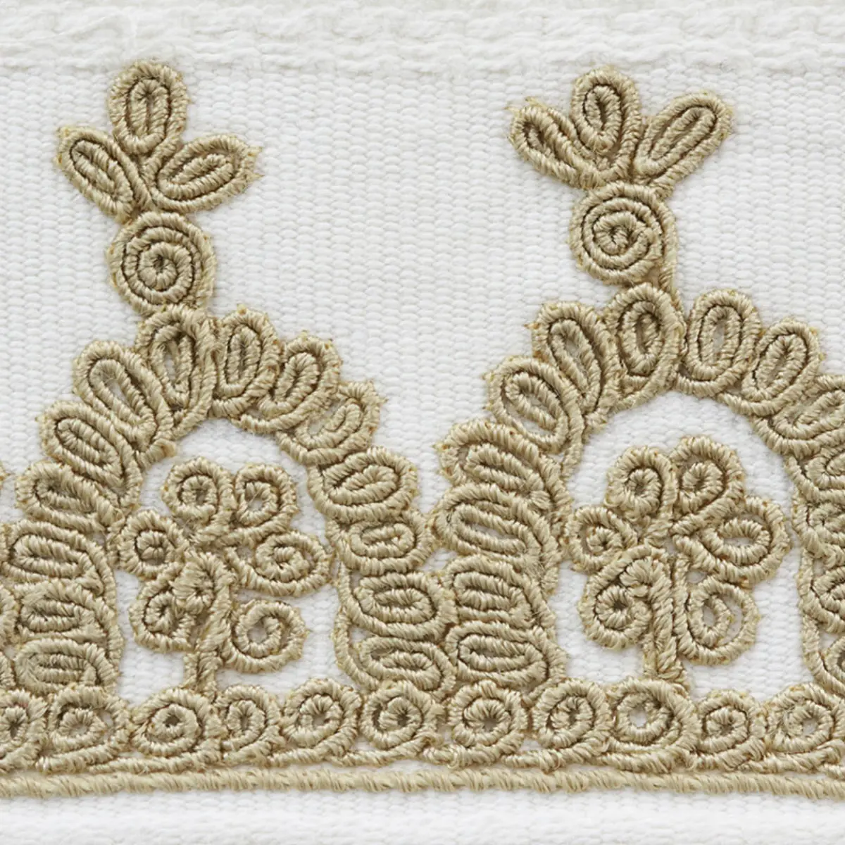 Noelia Embroidered Tape_ IVORY