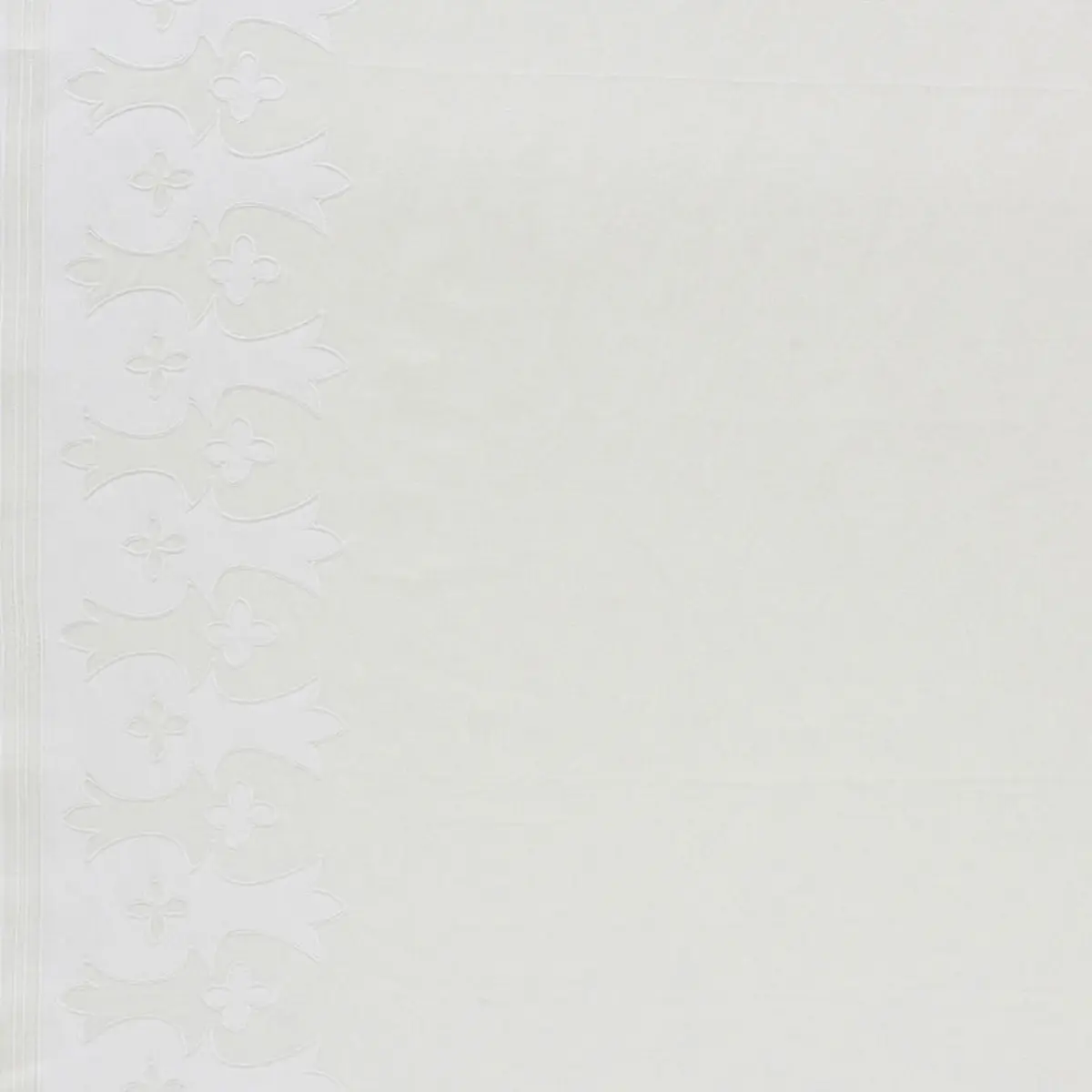 BERGAMA APPLIQUÉ_ WHITE & IVORY