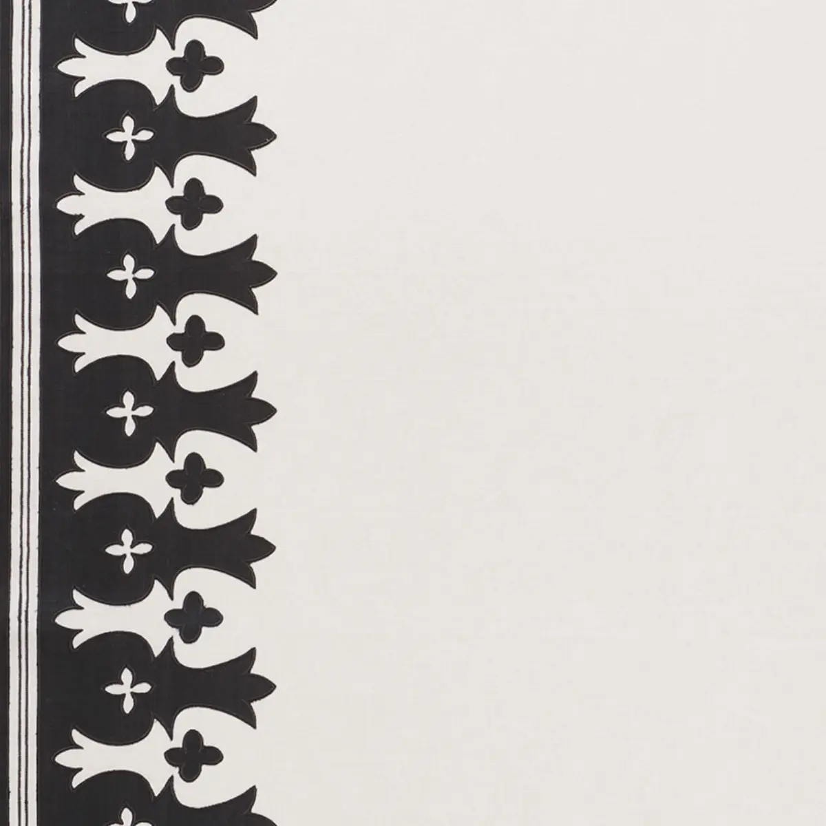 BERGAMA APPLIQUÉ_ CARBON & IVORY