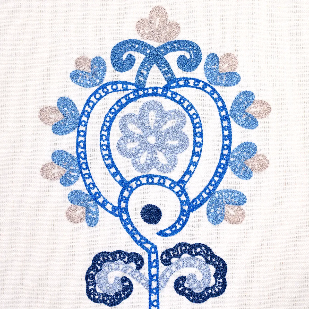 ESTRELLA EMBROIDERY_ PORCELAIN