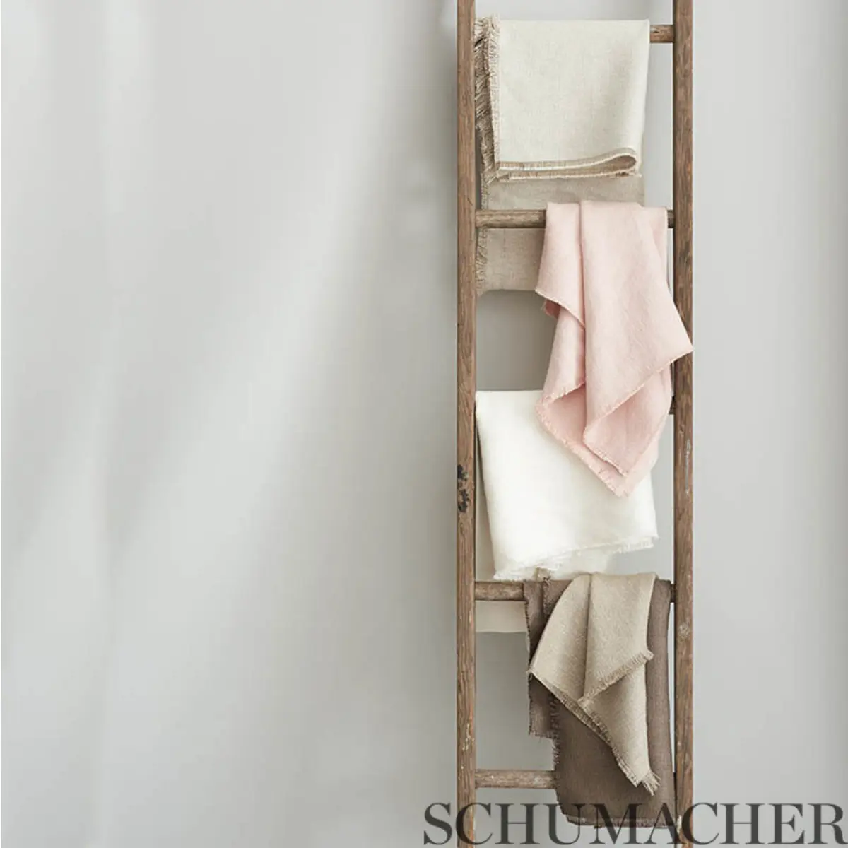 FINN HEAVYWEIGHT LINEN_ SKY