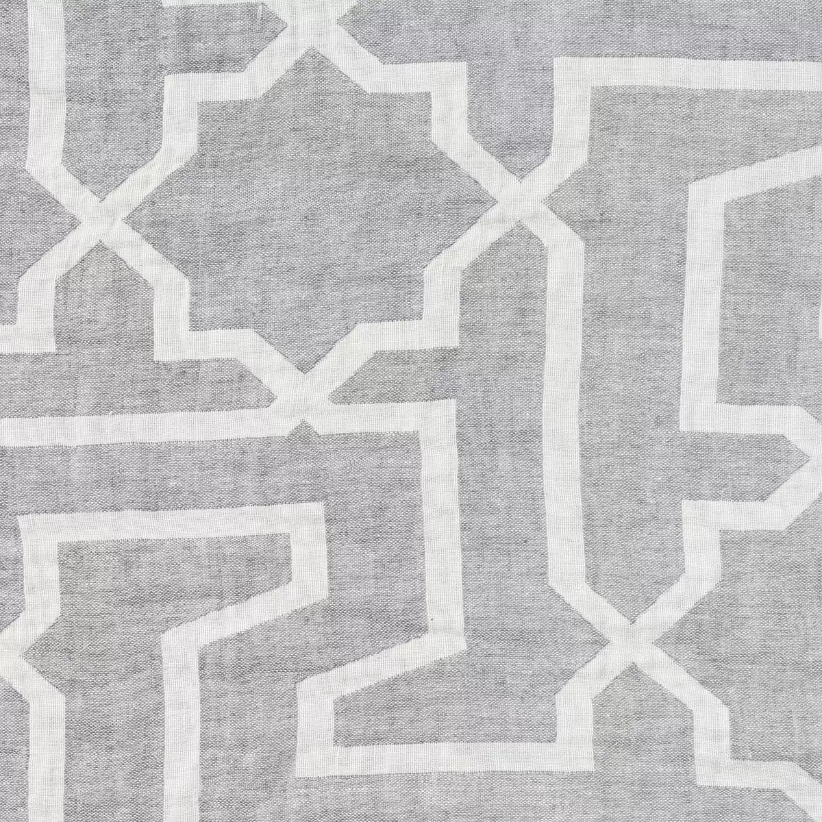 ARABESQUE MAZE SHEER_ GREY
