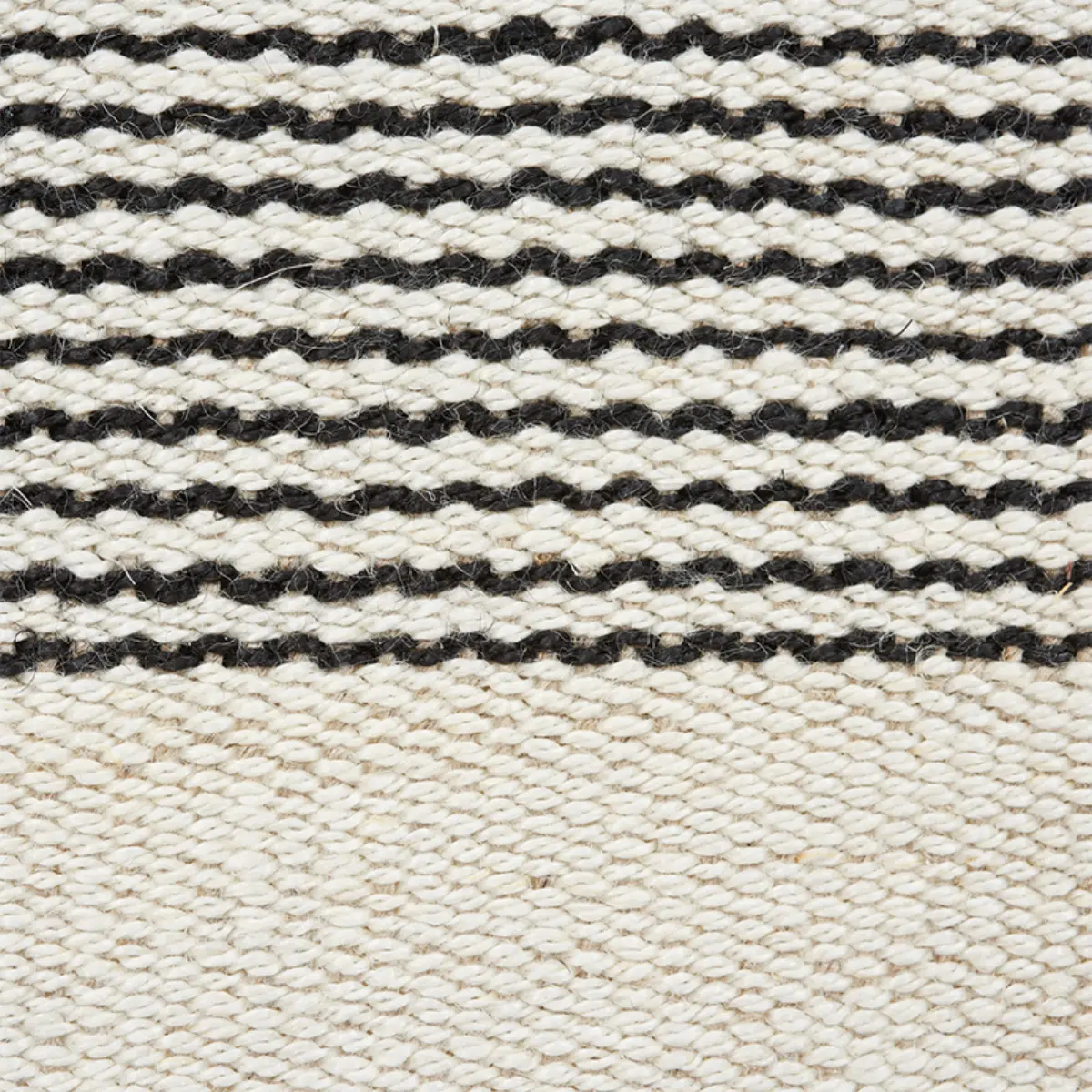 AGNES WIDE TAPE_ WHITE & BLACK