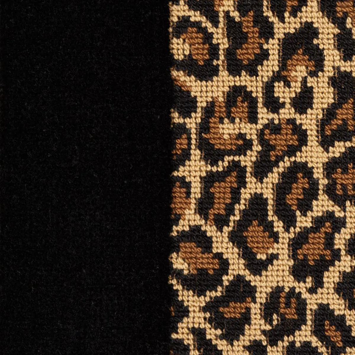 GUEPARD STRIPE VELVET_ BLACK