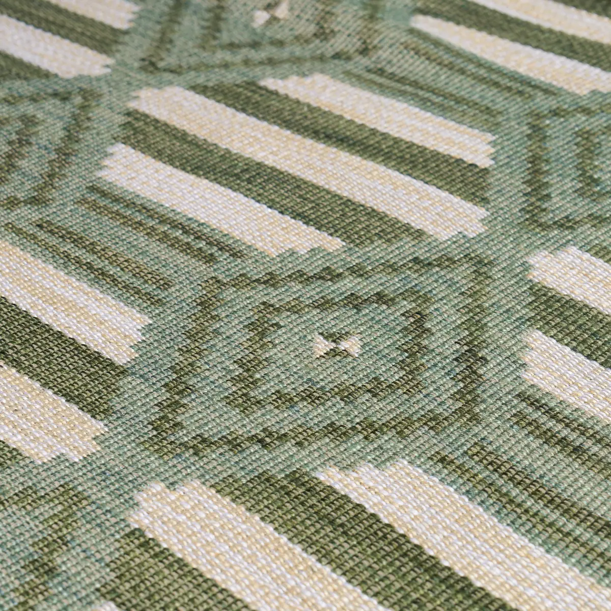 MANTA PERFORMANCE_ GREEN & MINERAL