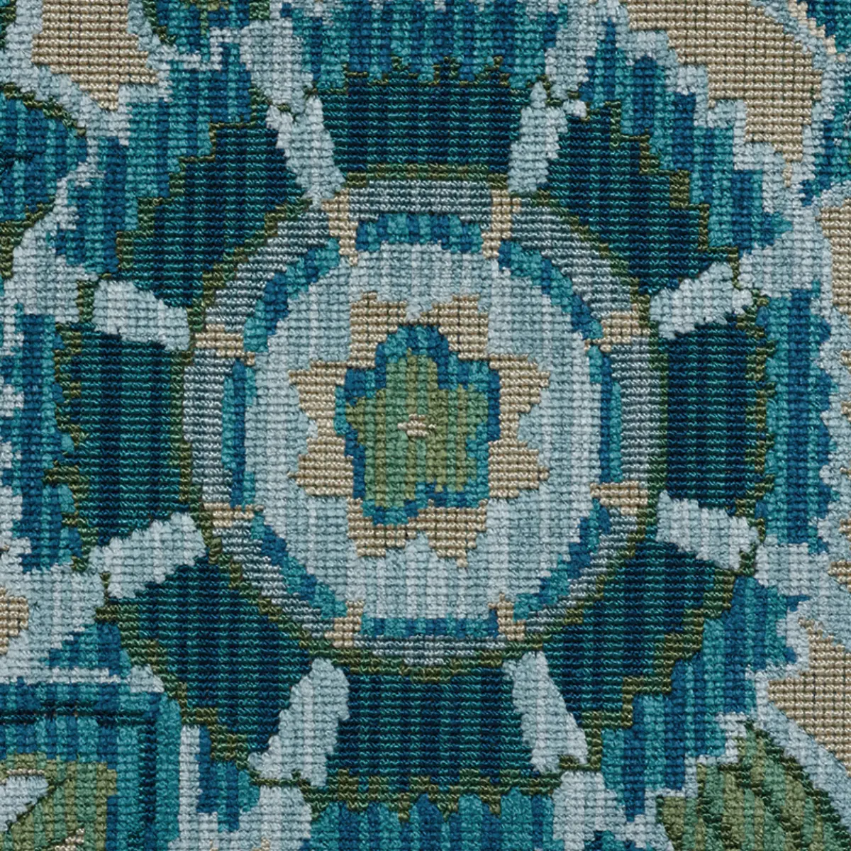 GARLAND VELVET_ PEACOCK