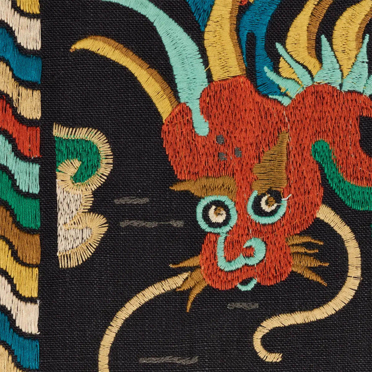 LOTAN DRAGON EMBROIDERY_ BLACK