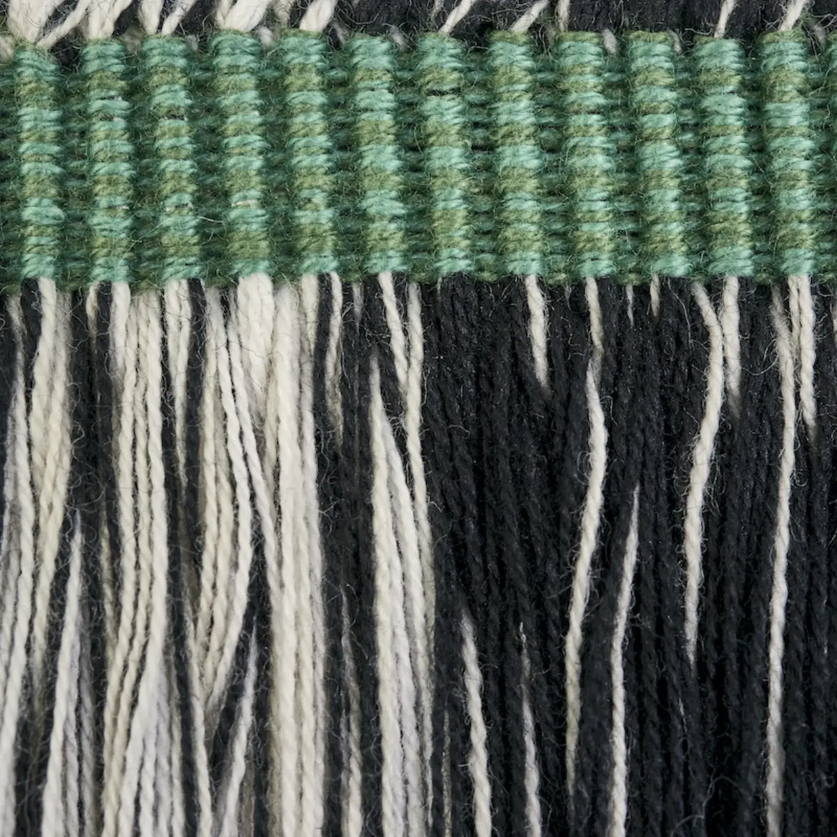 CALCADA FRINGE_ EMERALD