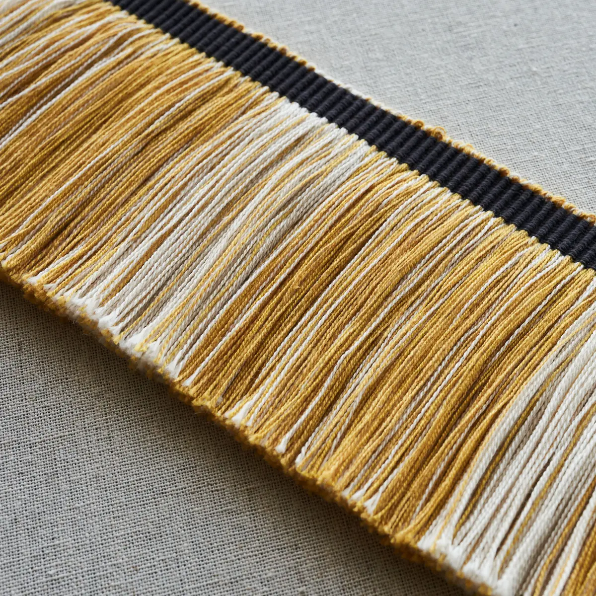 CALCADA FRINGE_ MAIZE