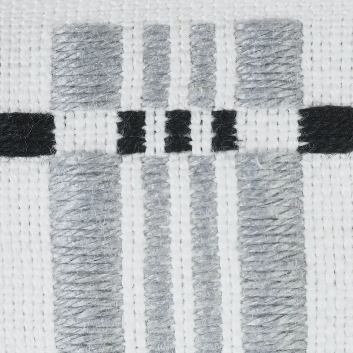CARMO TAPE MEDIUM_ SILVER & BLACK