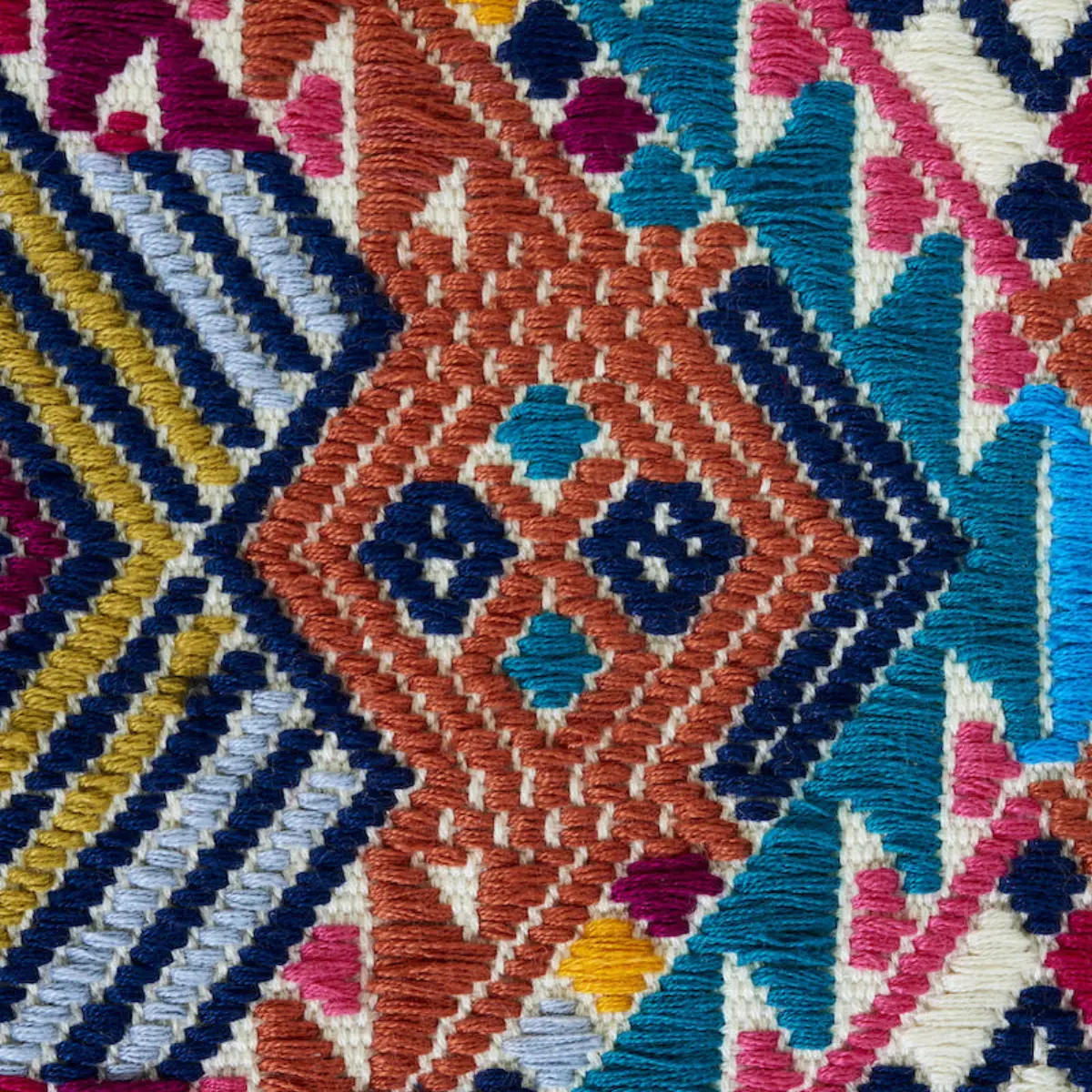 NICA HAND WOVEN BROCADE_ ROSA