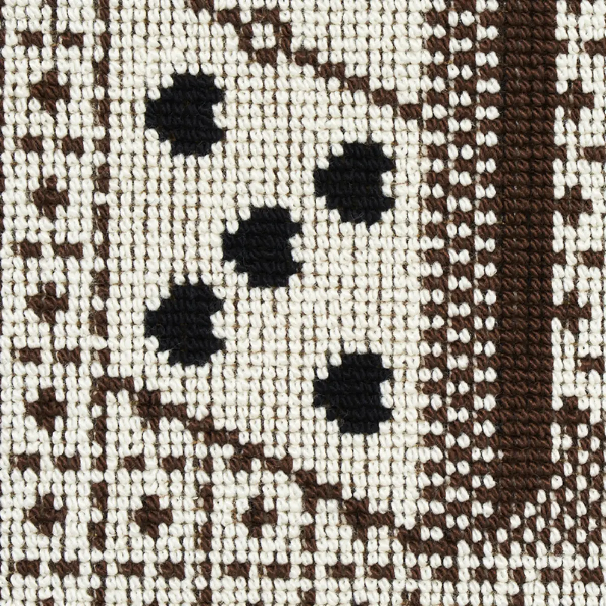 DOMINO ÉPINGLÉ_ BROWN