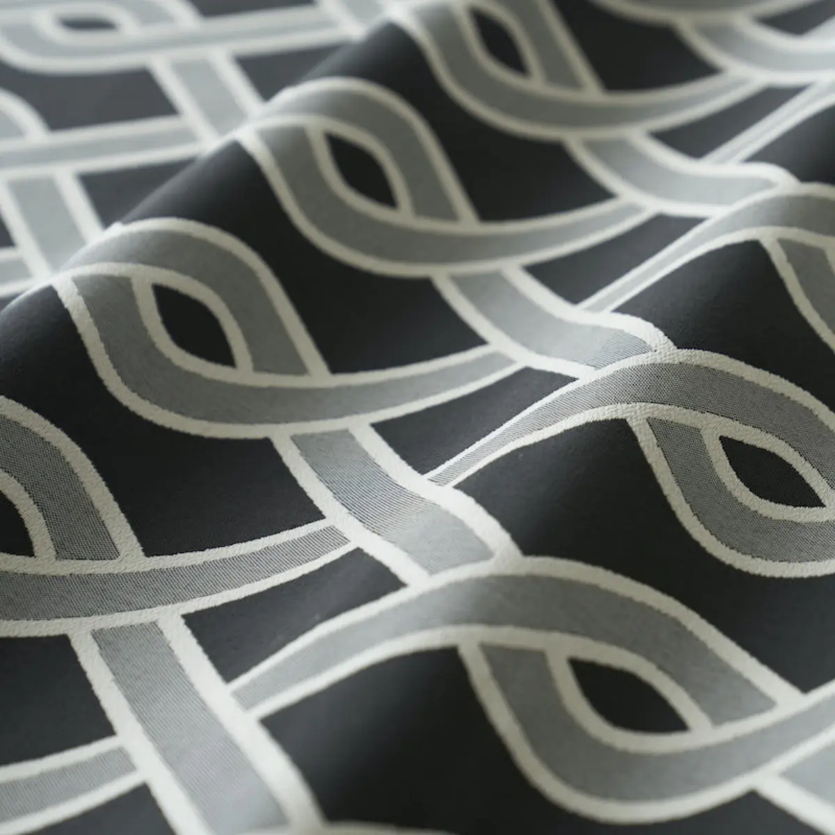 CLEO TRELLIS INDOOR/OUTDOOR_ BLACK