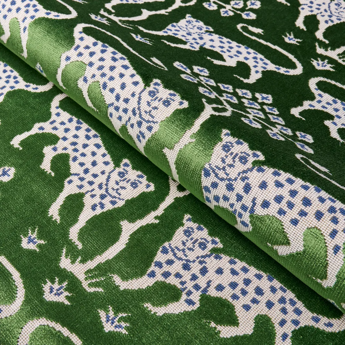 WOODLAND LEOPARD VELVET_ EMERALD